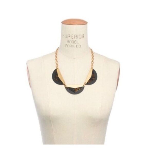 MADEWELL Framecraft Gold Black Tortoise Geometric Statement Necklace - Picture 3 of 7